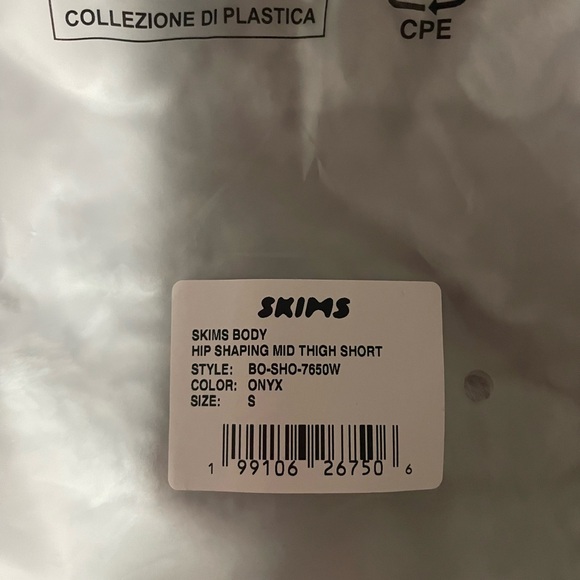 SKIMS hip enhancing padded shorts authentic size S - Picture 6 of 6